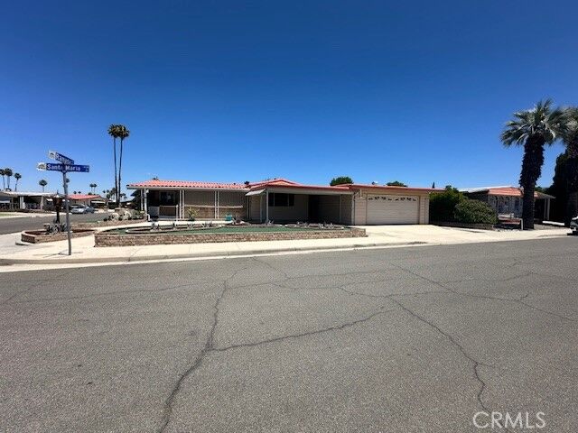 Property Photo: 970 Ramada Way CA 92543