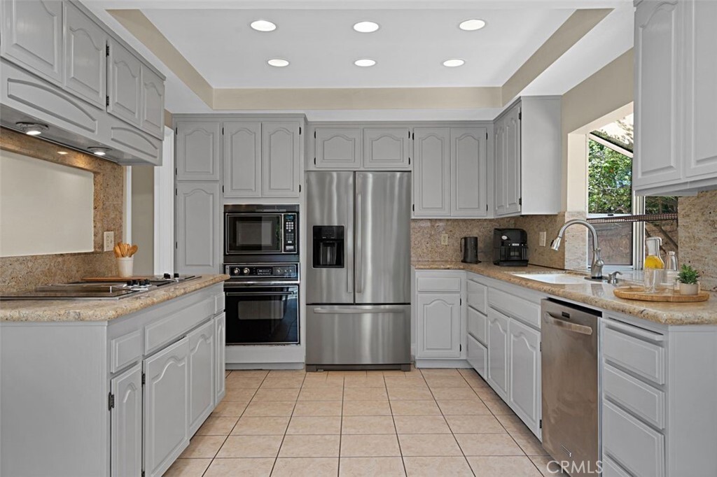 Property Photo:  3386 Montagne Way  CA 91362 