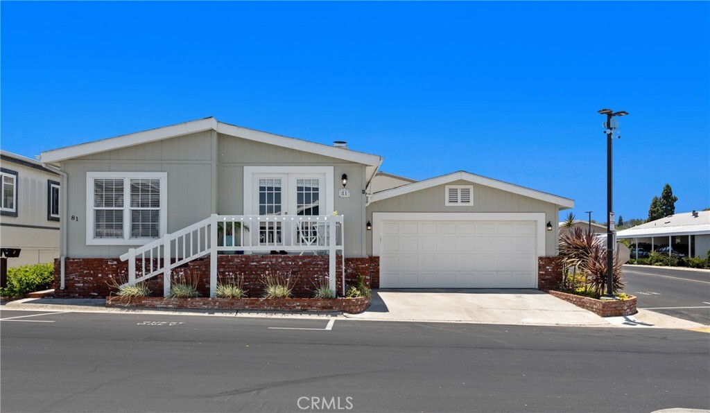 Property Photo:  23301 Ridge Route Drive 81  CA 92653 
