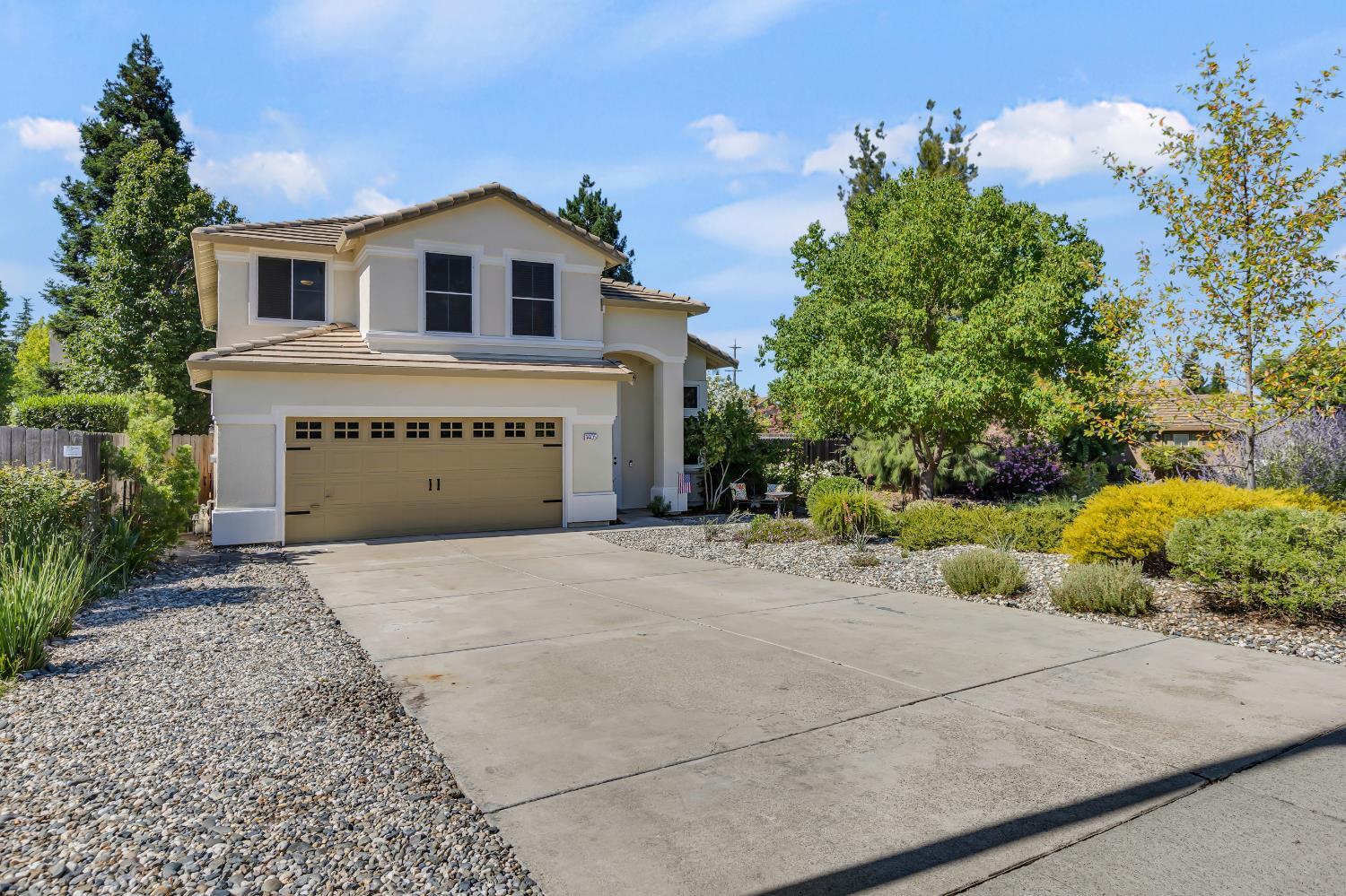 Property Photo: 1405 Lazenby Way CA 95747