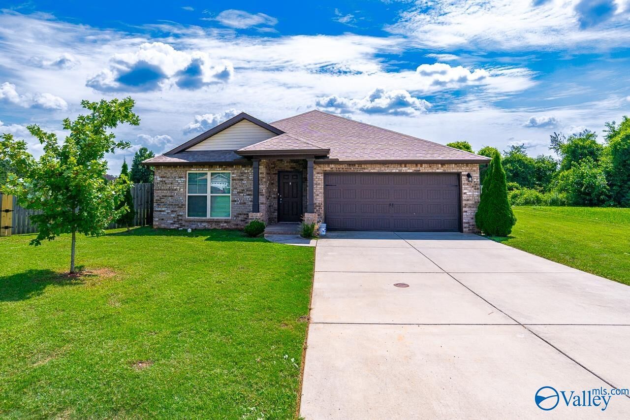 Property Photo: 30342 Daniel Drive AL 35749