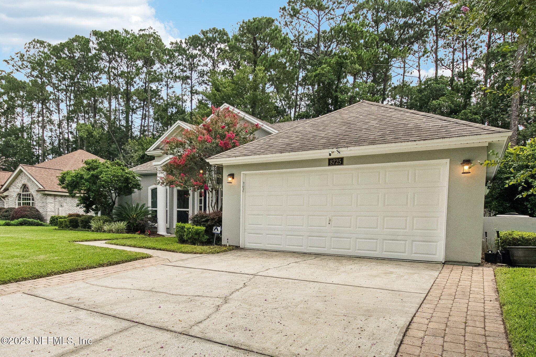 Property Photo:  8725 Southern Glen Drive  FL 32256 