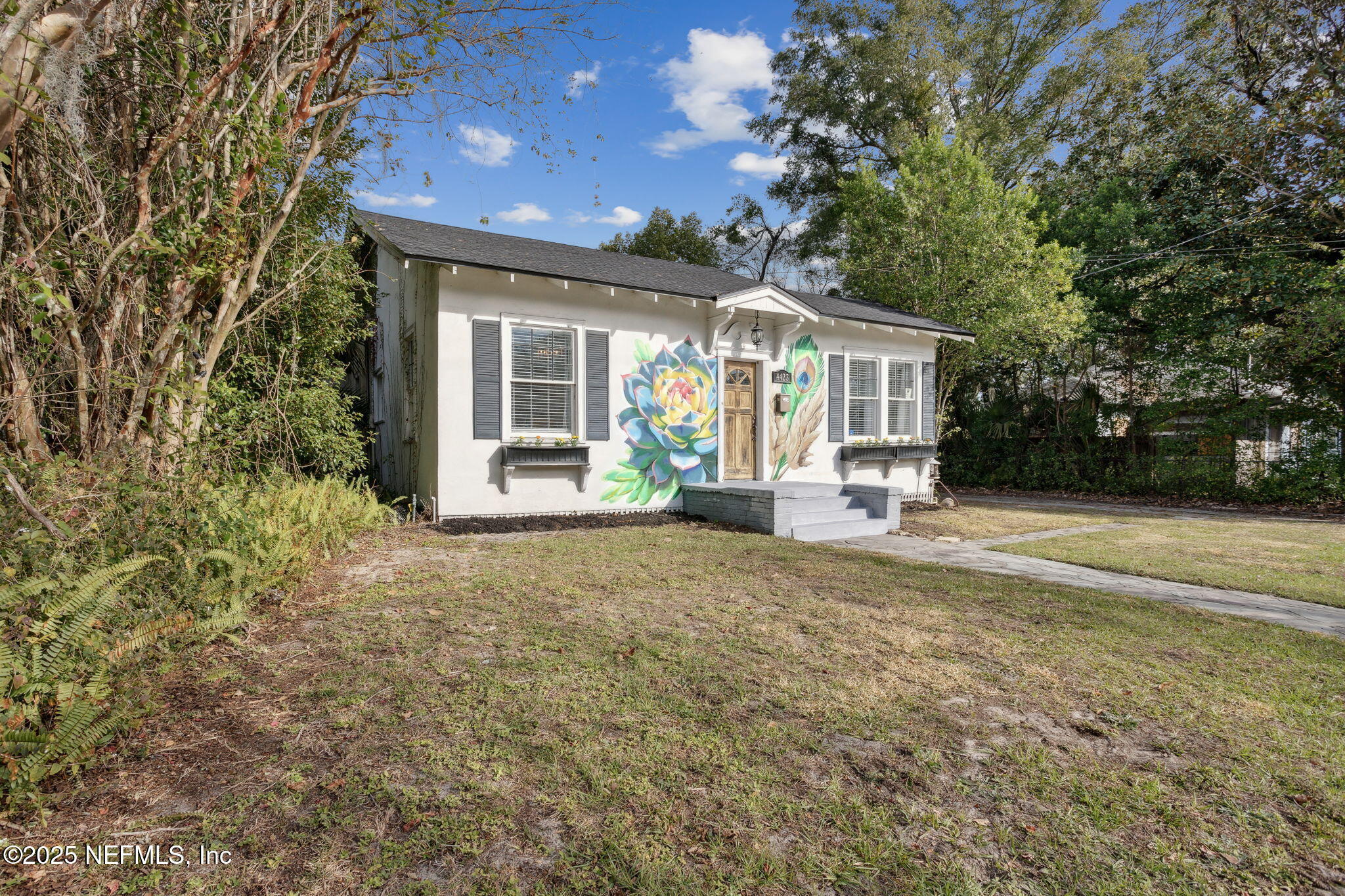 Property Photo: 4423 St Johns Avenue FL 32210