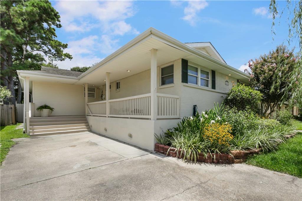 Property Photo: 4420 Taft Parkway LA 70002