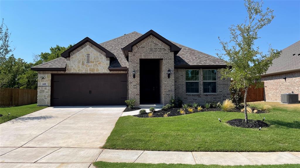 Property Photo: 1608 Elizabeth Street TX 75409