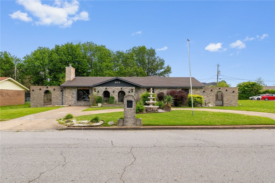 603 Thomas Boulevard  Springdale AR 72762 photo