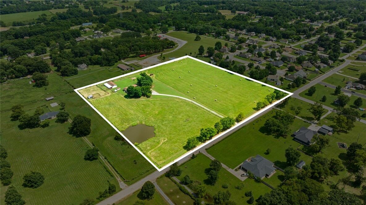 Property Photo: 15658 Easterling Road AR 72751