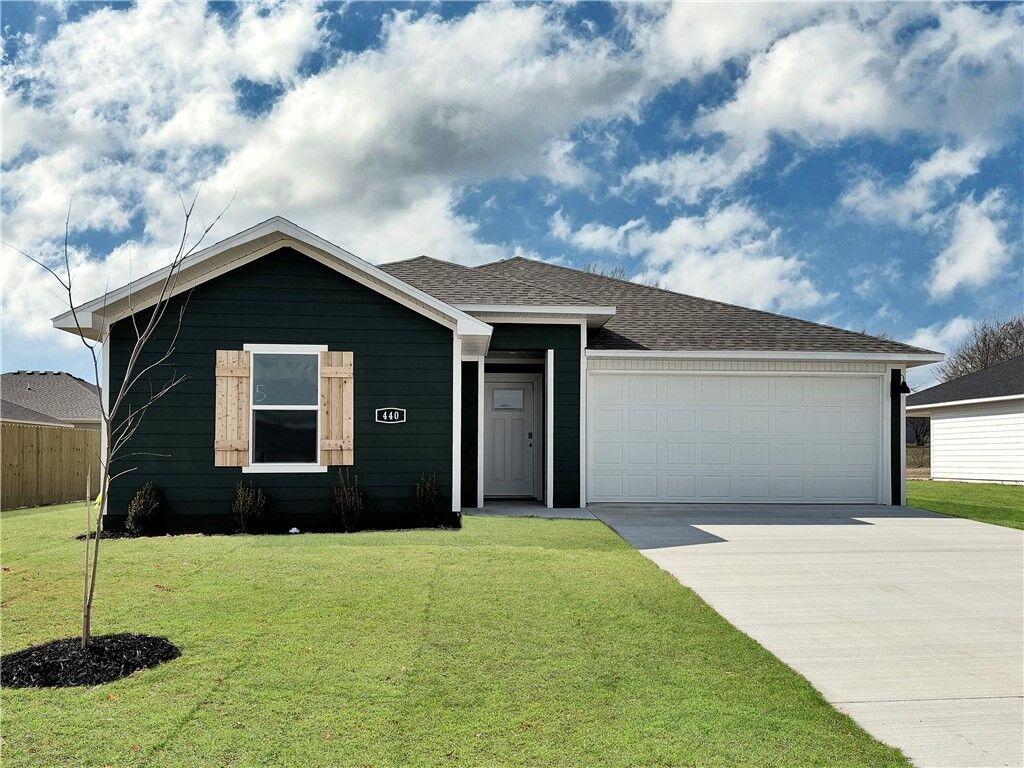Property Photo:  951 Hudson Street  AR 72753 