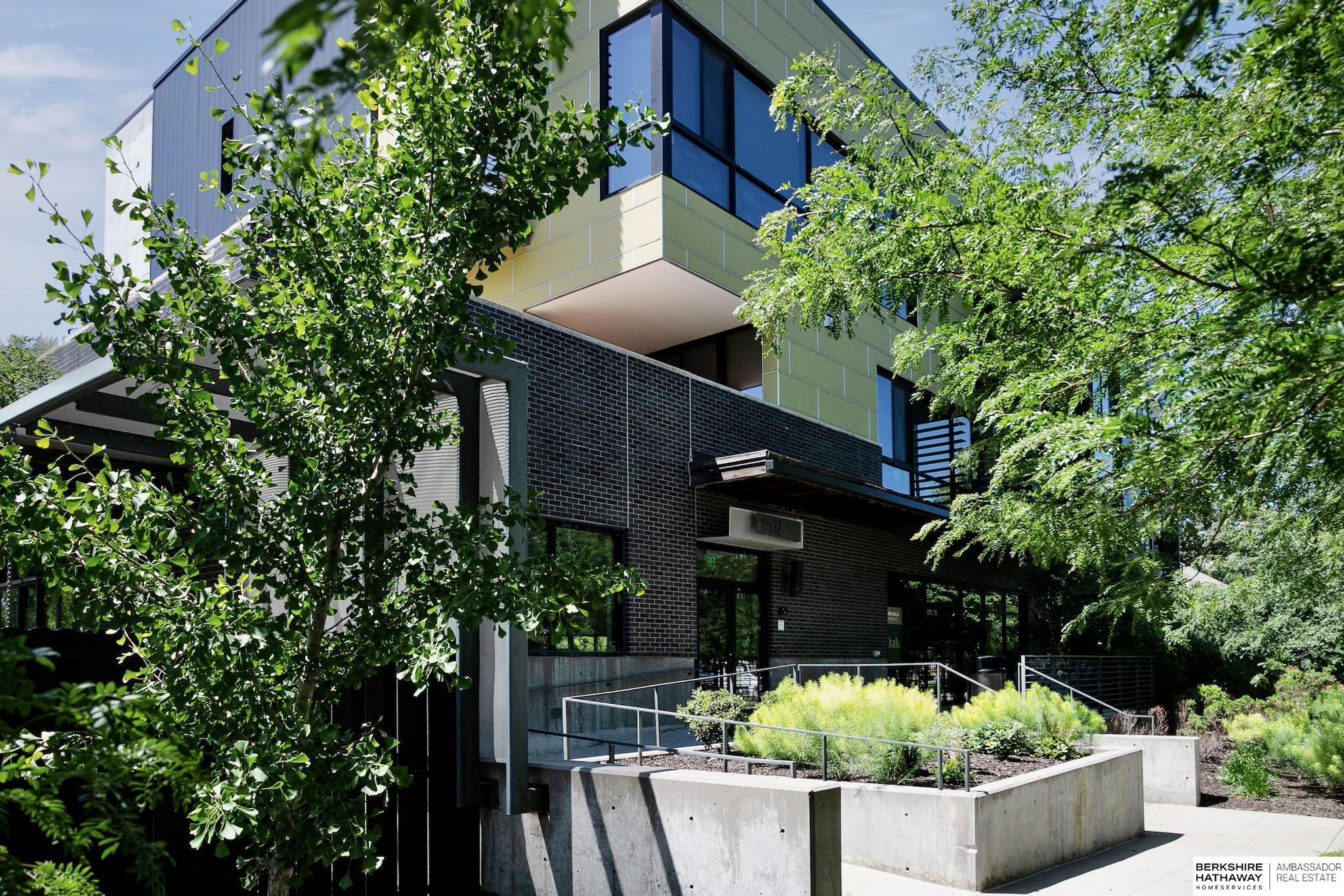 Property Photo: 1502 S 10th Street 401 NE 68108