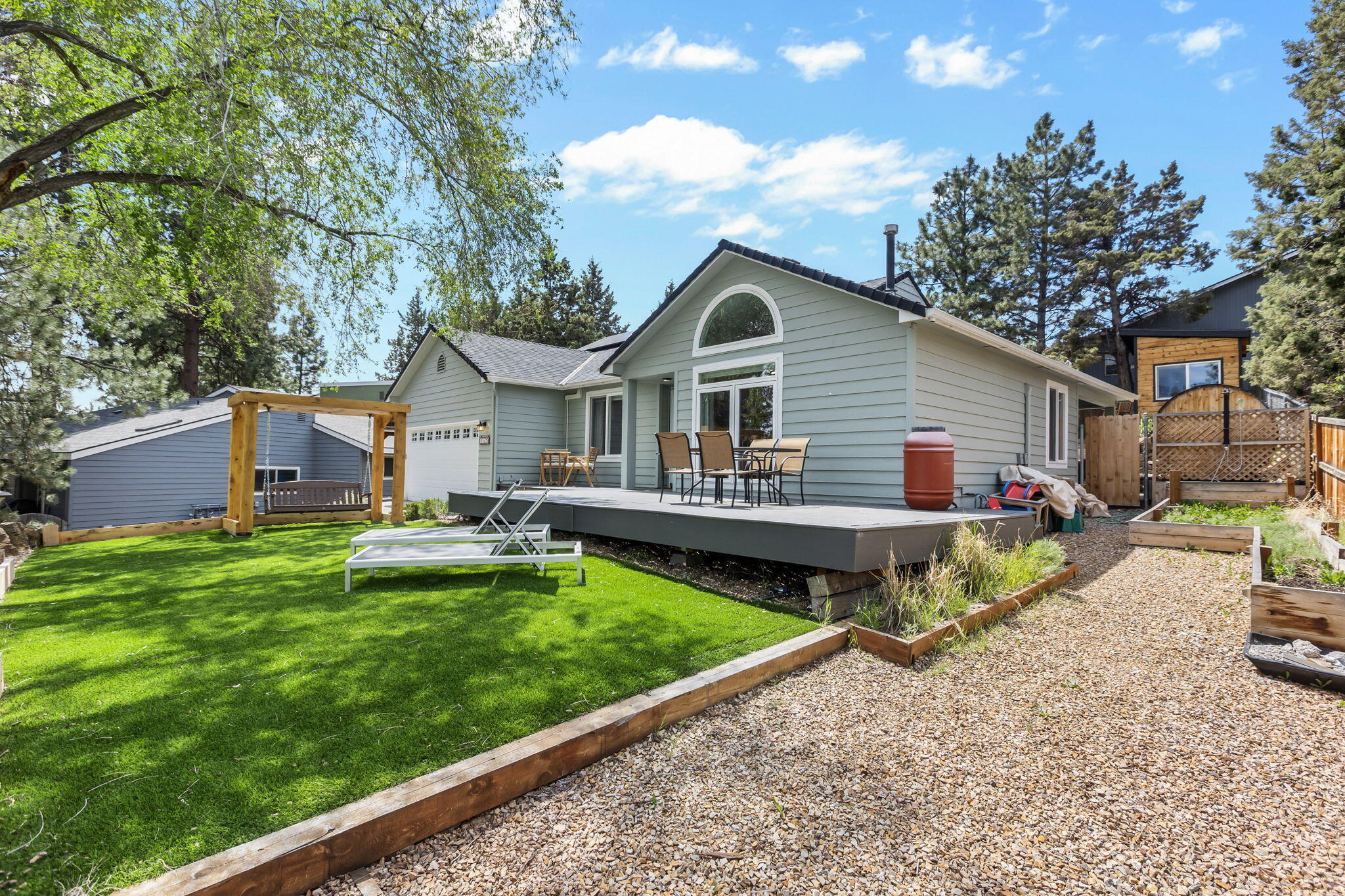 Property Photo: 2807 NE Lotno Drive OR 97701