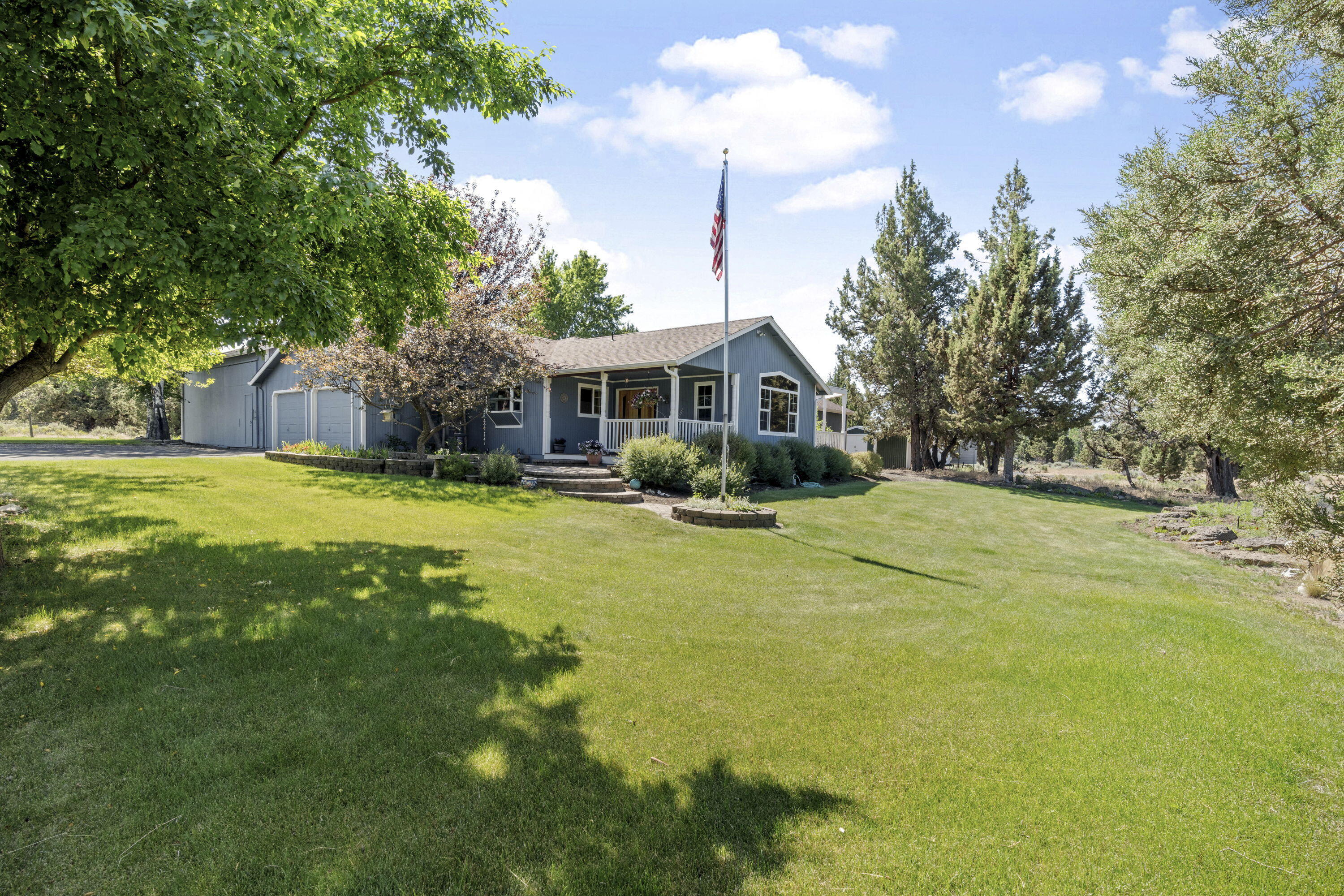 Property Photo:  23041 Chisholm Trail  OR 97702 