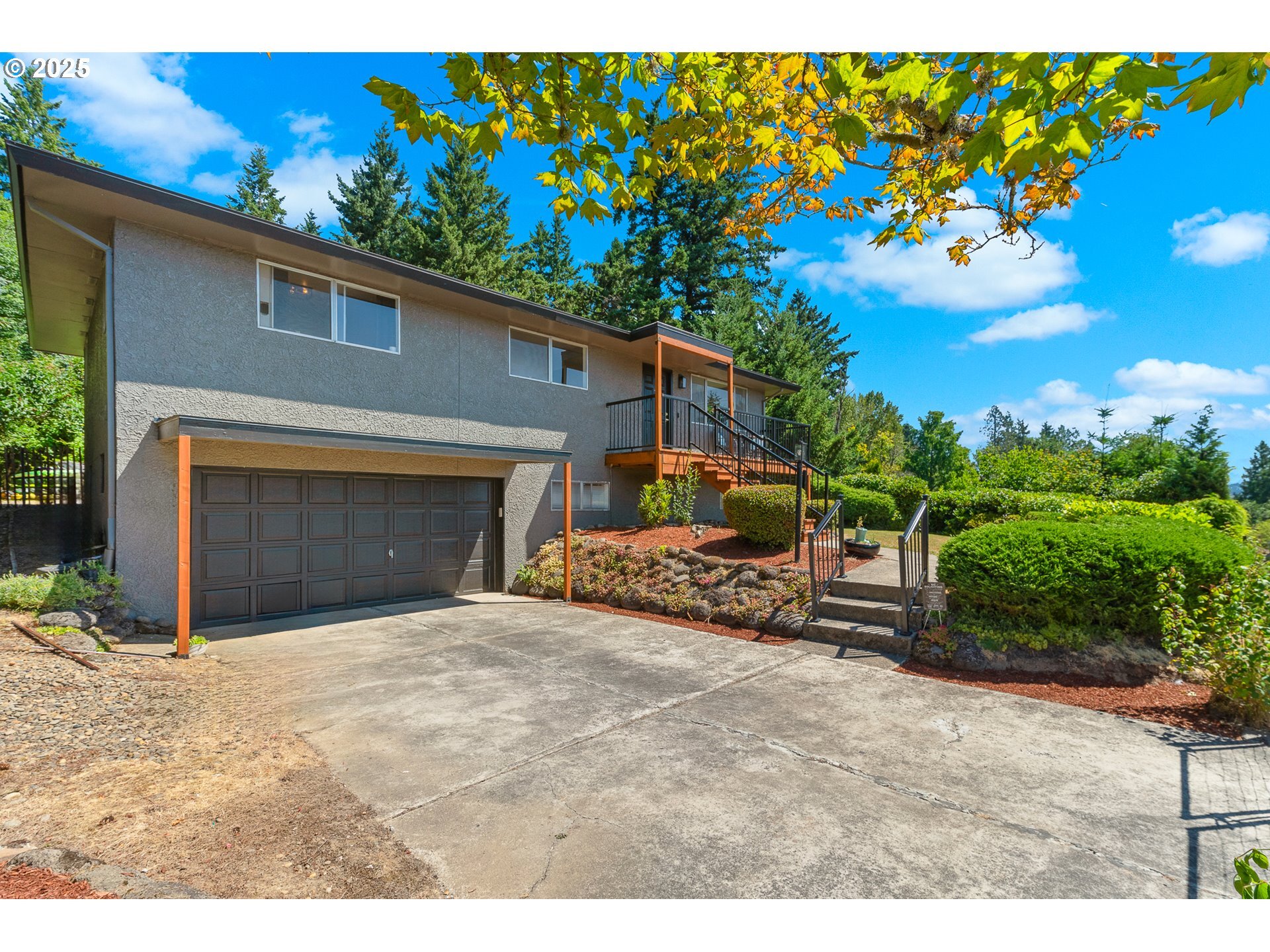 Property Photo: 14021 SE Lucille St OR 97086