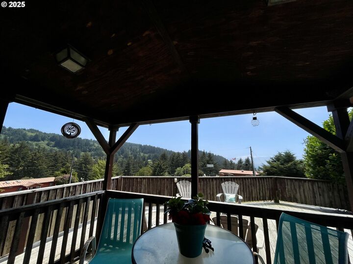 Property Photo:  19921 Whaleshead Rd T5  OR 97415 