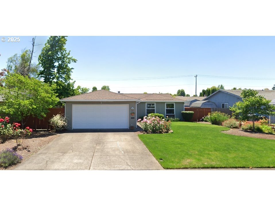 Property Photo:  283 SW 12th Ave  OR 97013 