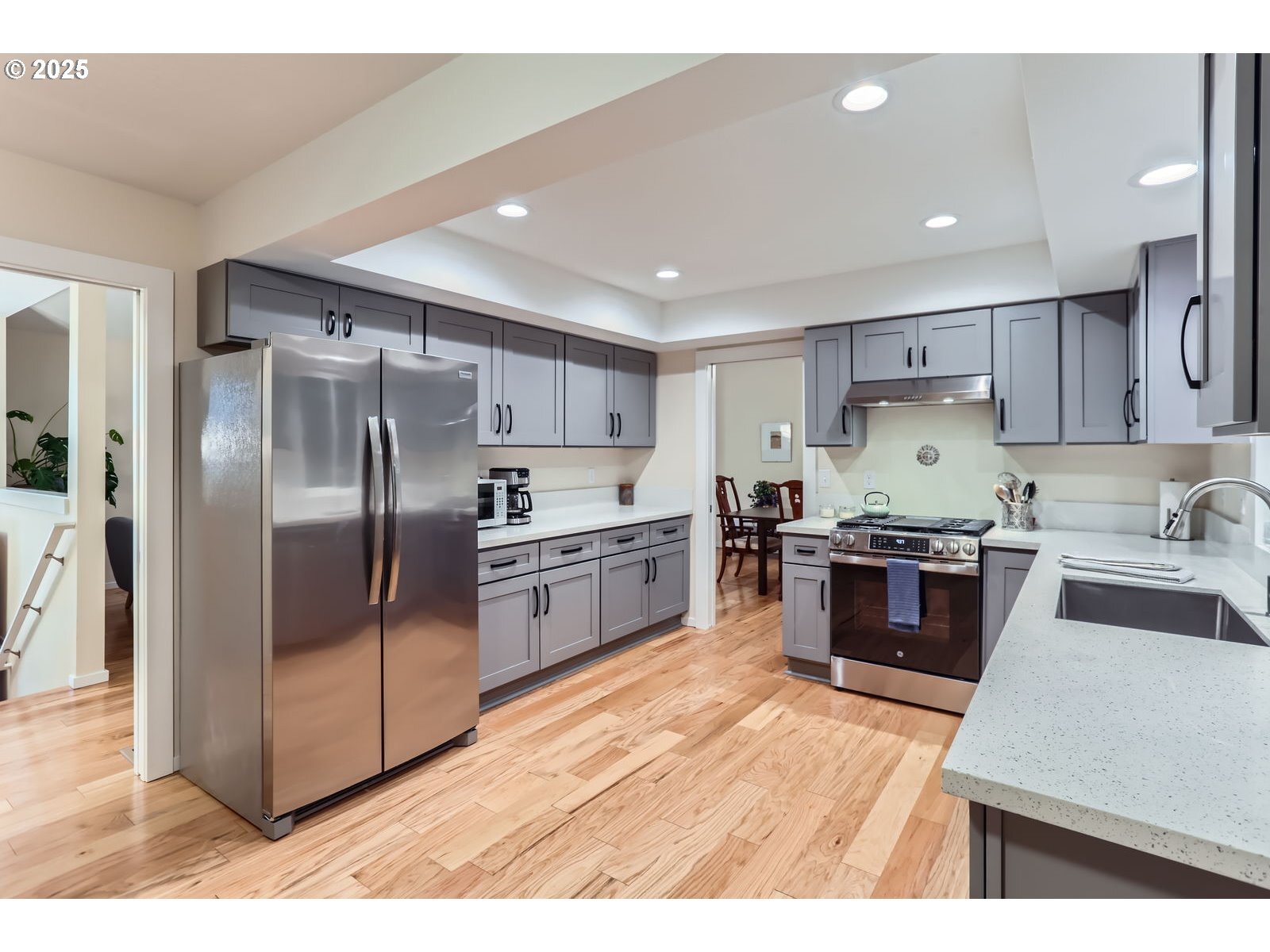 Property Photo:  6118 SW Nevada Ct  OR 97219 