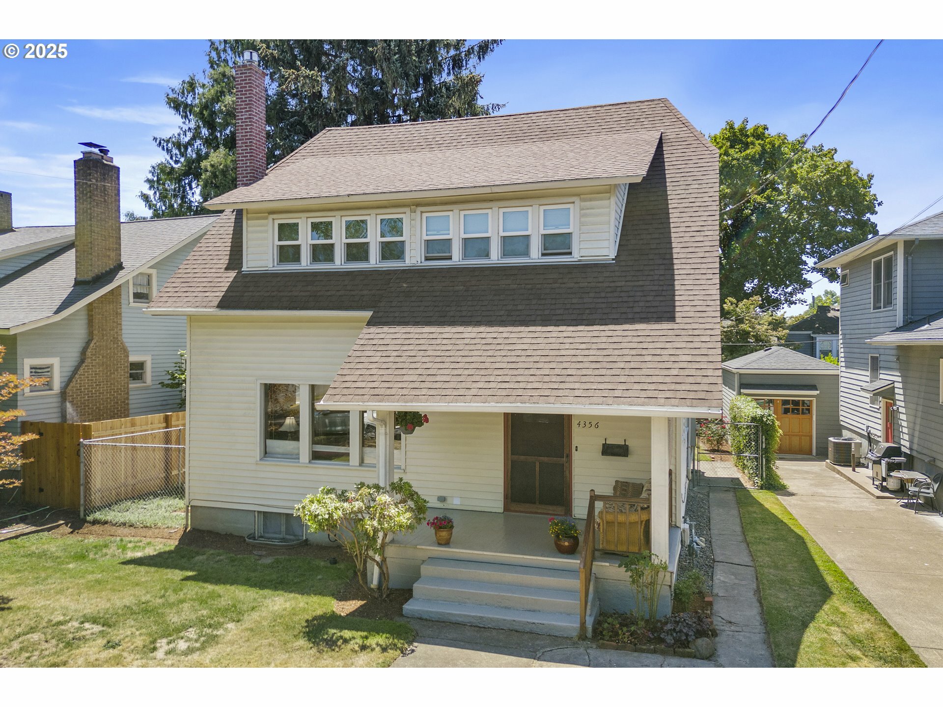 Property Photo: 4356 NE Davis St OR 97213