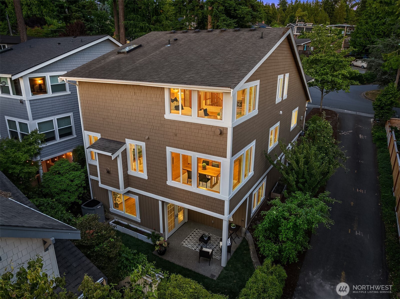 Property Photo:  11226 NE 67th Street  WA 98033 