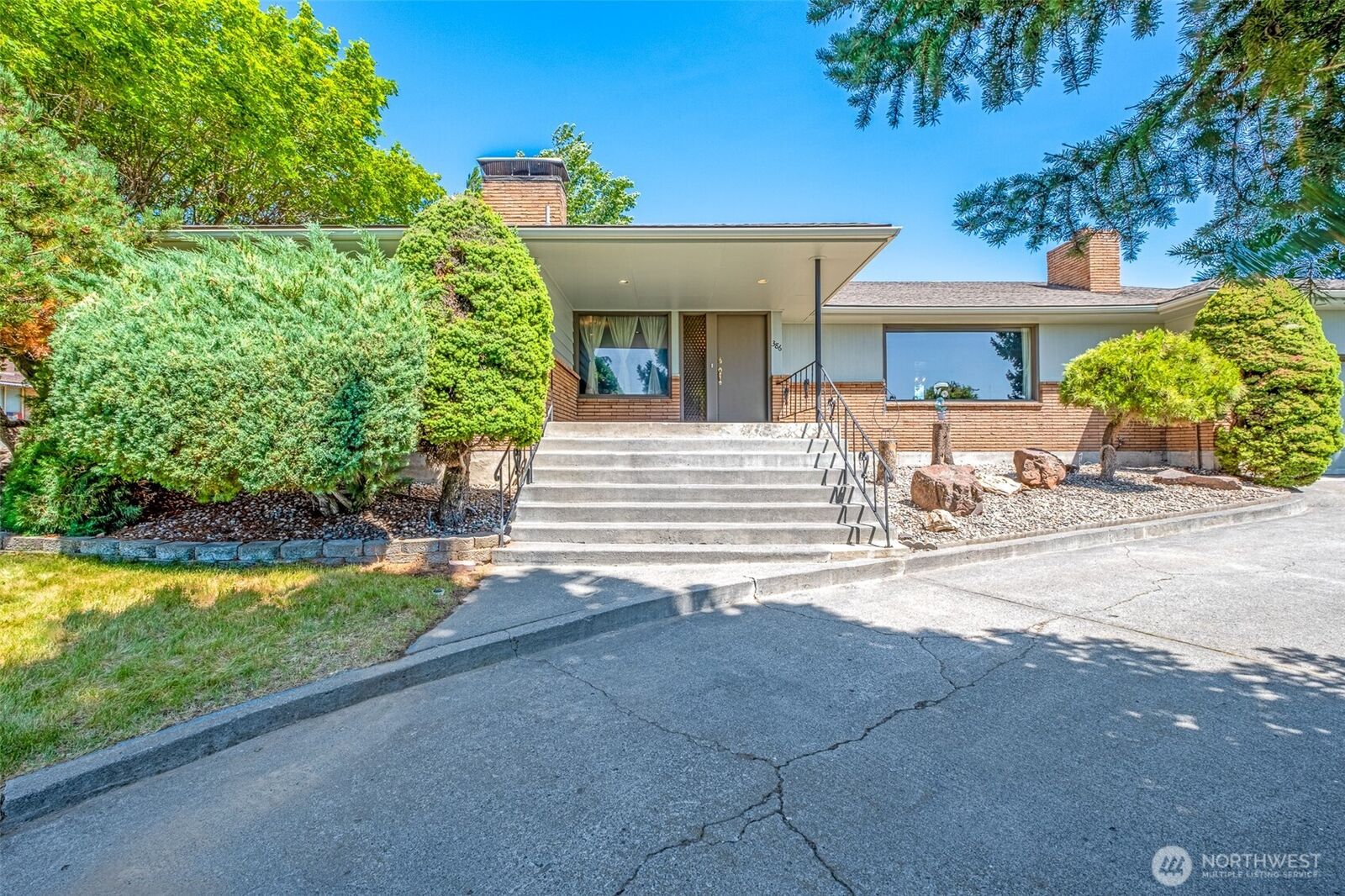 Property Photo: 386 Mocliff Road WA 98823