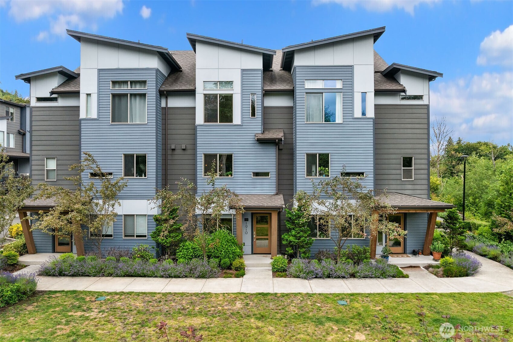 Property Photo: 1910 Riva Lane NW WA 98027