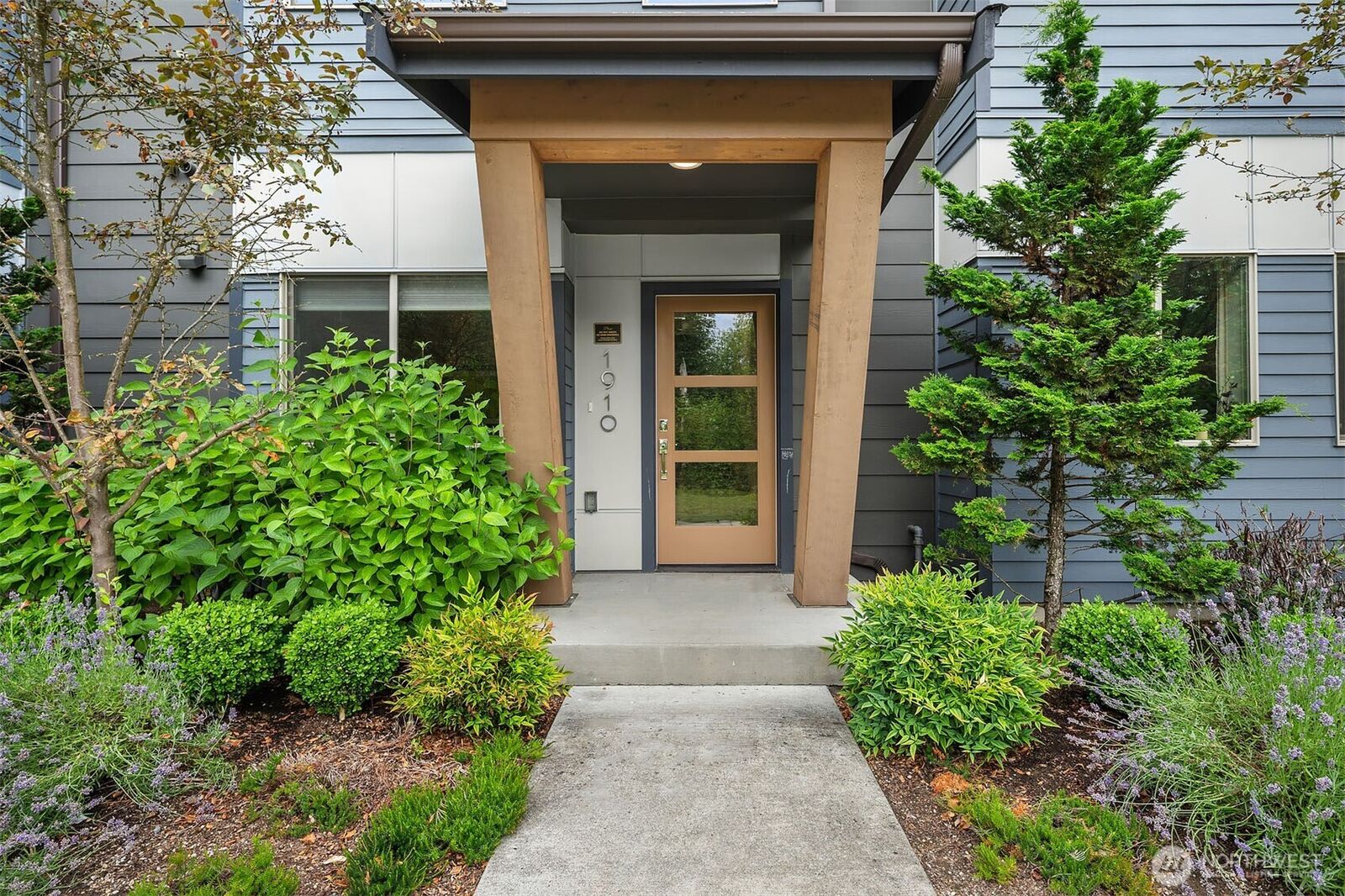 Property Photo: 1910 Riva Lane NW WA 98027