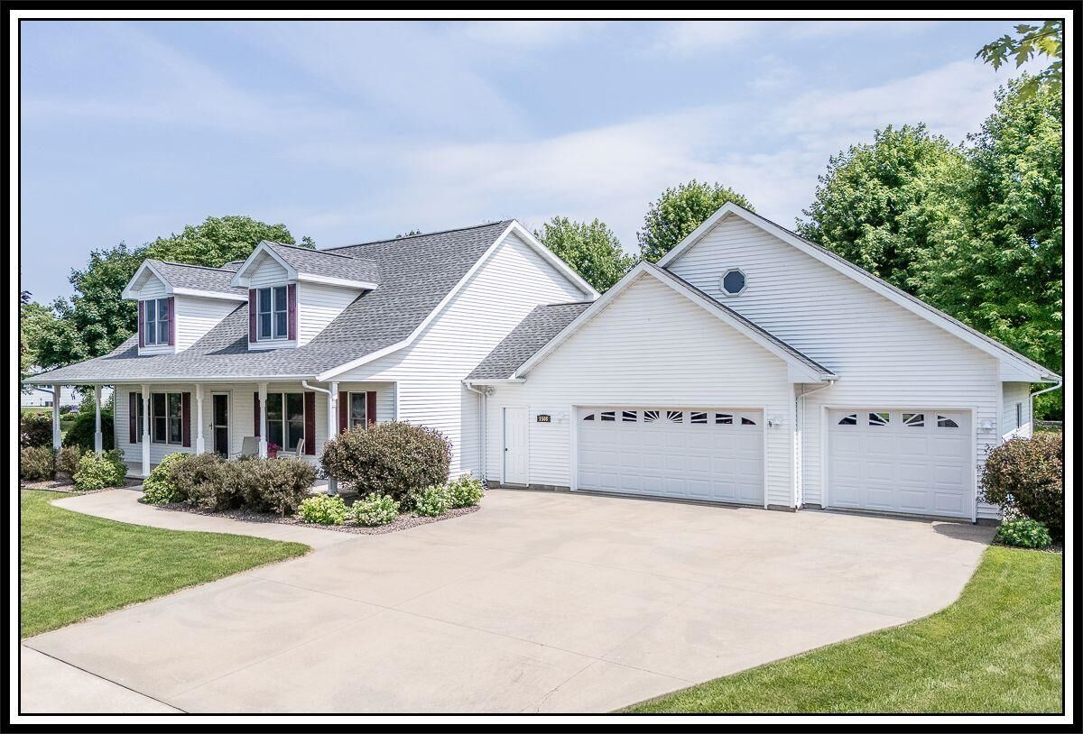 Property Photo: 1508 Cedarhurst Drive WI 54961-2299