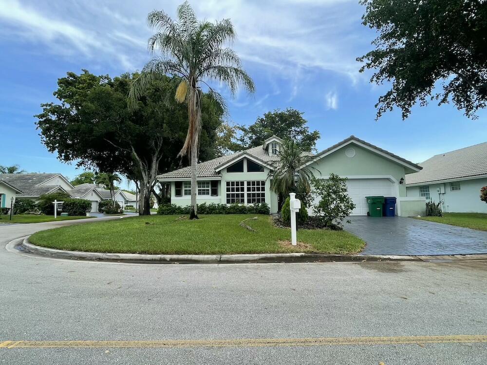 Property Photo: 5395 Pine Circle FL 33067