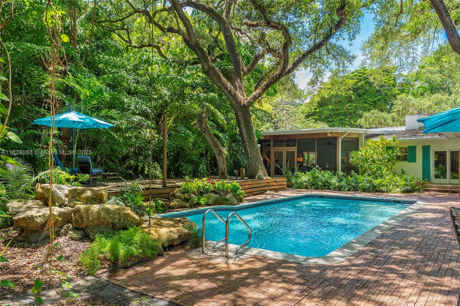Property Photo:  3540 N Moorings Way  FL 33133 