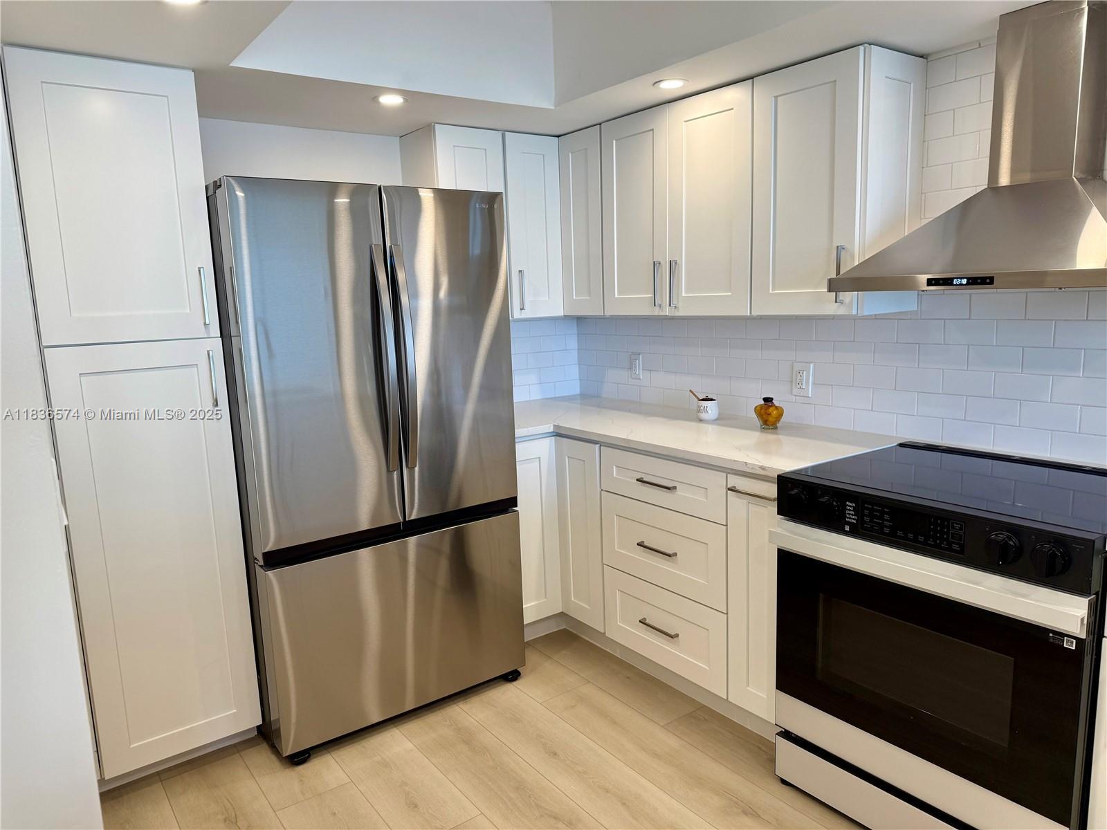 Property Photo: 20335 W Country Club Dr 1203 FL 33180