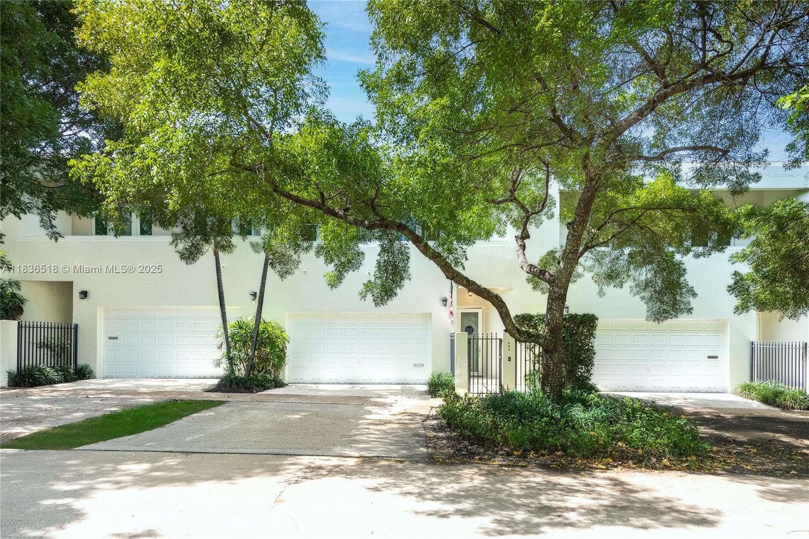 Property Photo: 602 Malaga Ave B FL 33134