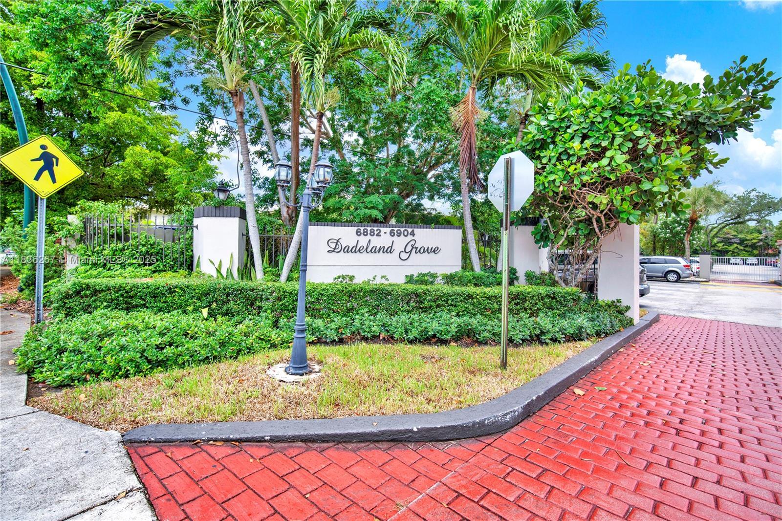 Property Photo: 6886 N Kendall Dr D102 FL 33156