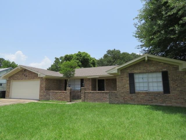 Property Photo: 800 Cactus St TX 77611
