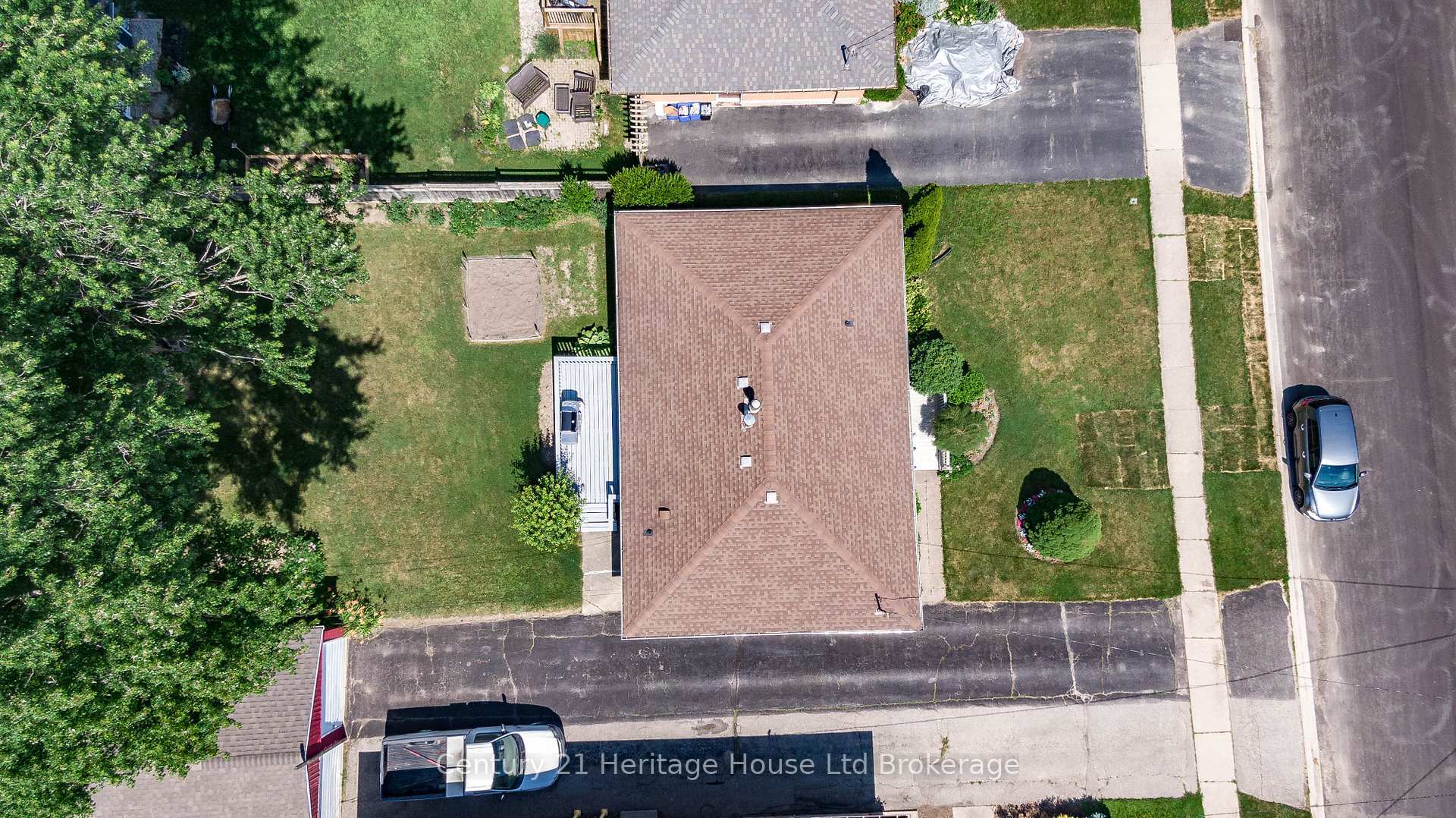 Property Photo: 1009 Warwick Street ON N4S 4S3