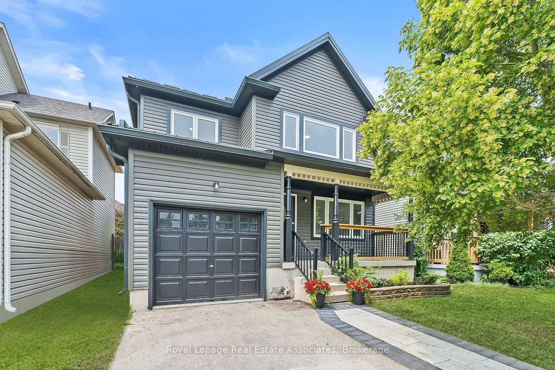 Photo de la propriété: 65 Somerville Road ON L7J 2Z7