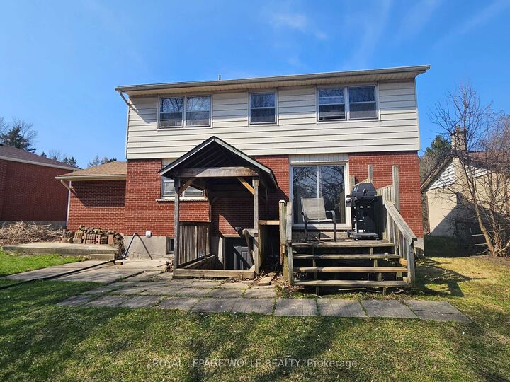 Property Photo: 42 Cardill Crescent ON N2L 3Y6