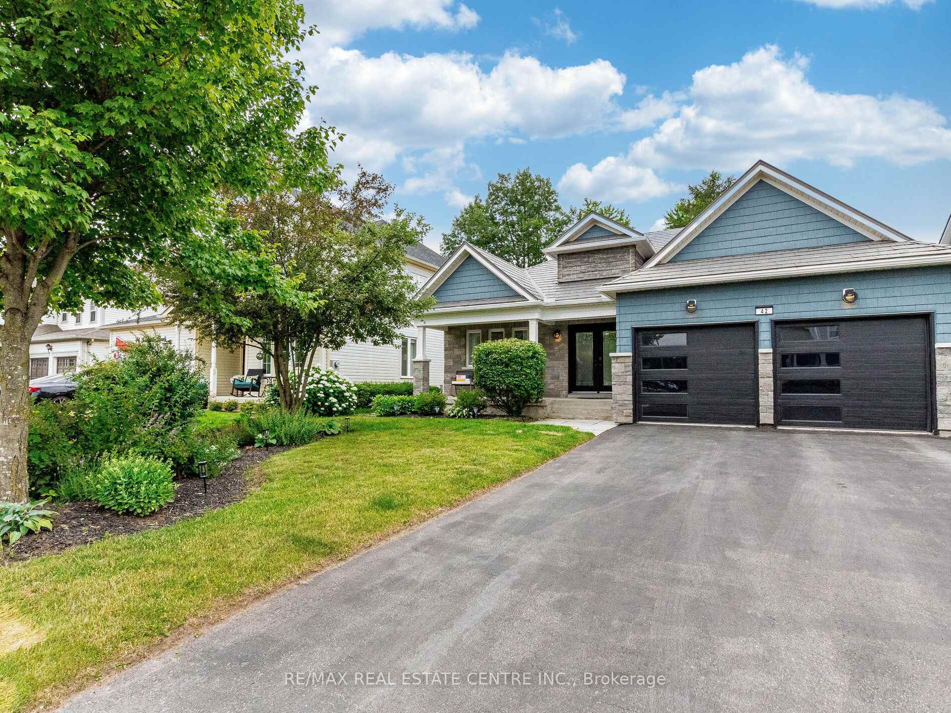Photo de la propriété: 42 Somerville Road ON L7J 3A1