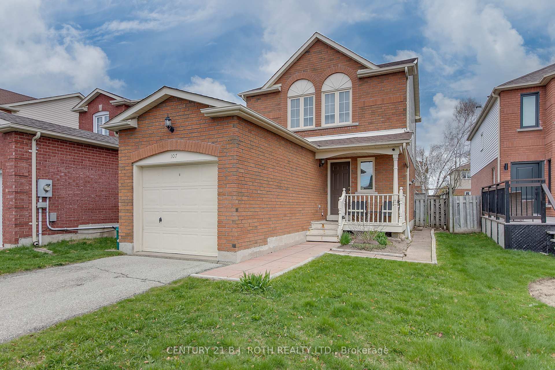 107 Laidlaw Drive  Barrie ON L4N 7R9 photo