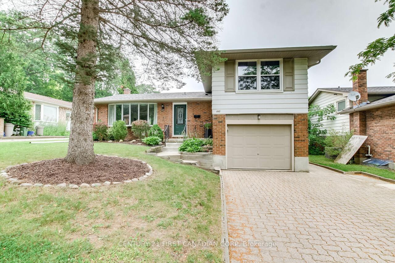 440 Castlegrove Boulevard  London North ON N6G 1K8 photo