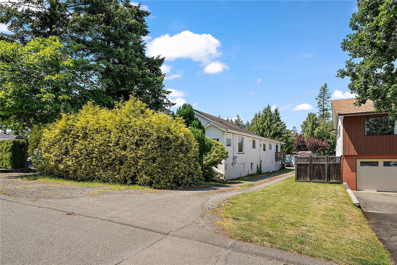 Photo de la propriété: 2844 Rockwell Ave BC V9A 2M9