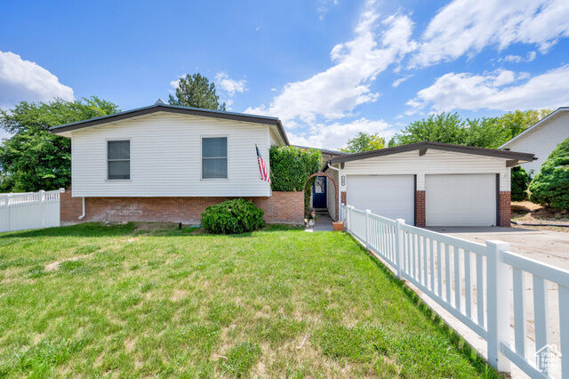 Property Photo: 1481 W Bluemont Dr UT 84123