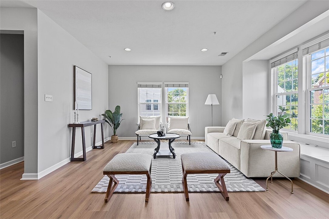 Property Photo: 1009 Grey Fox Circle PA 15017