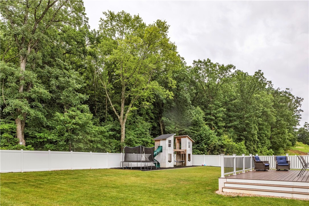 Property Photo: 280 Crabapple Ln PA 15010