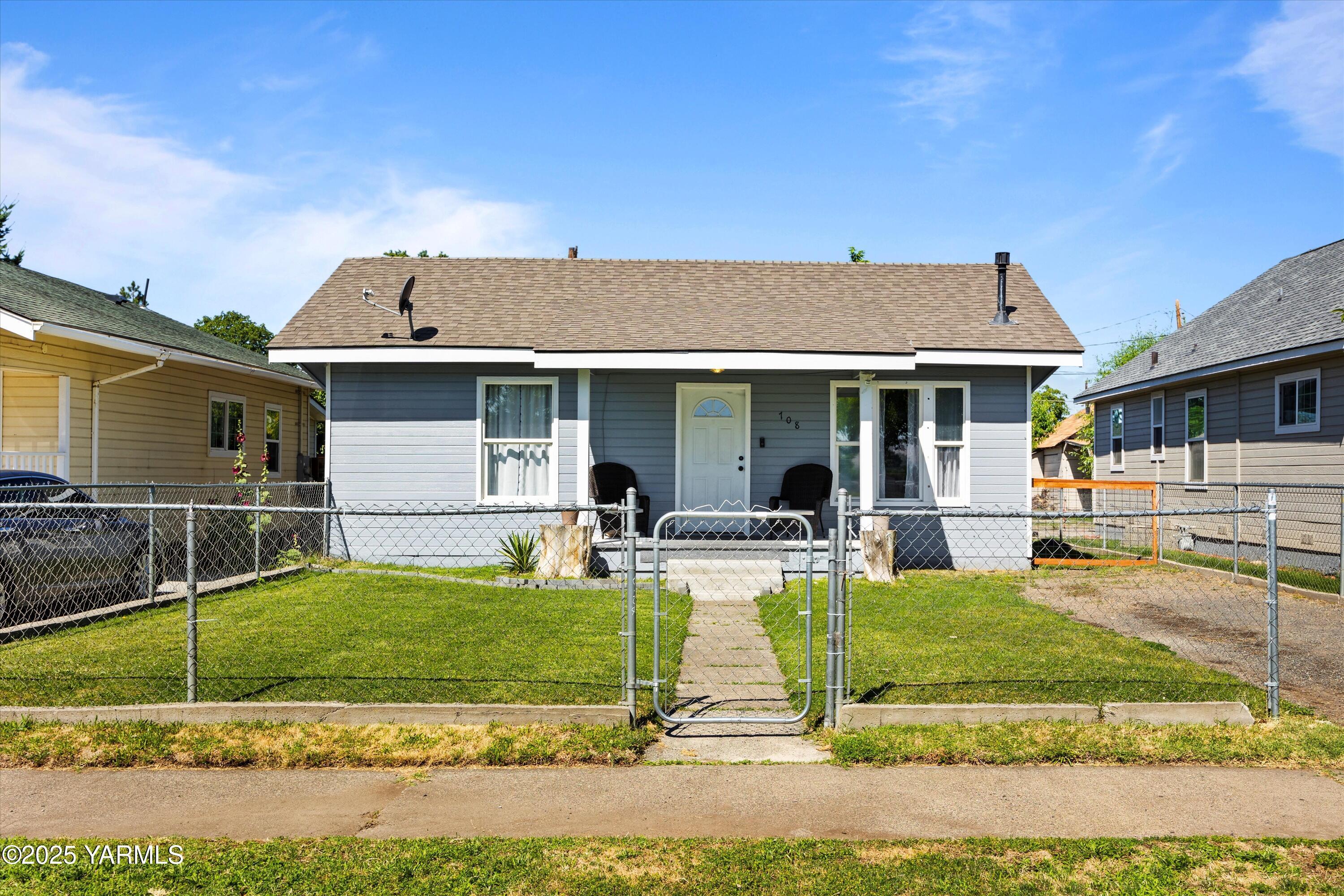 708 S 8th St  Yakima WA 98901 photo