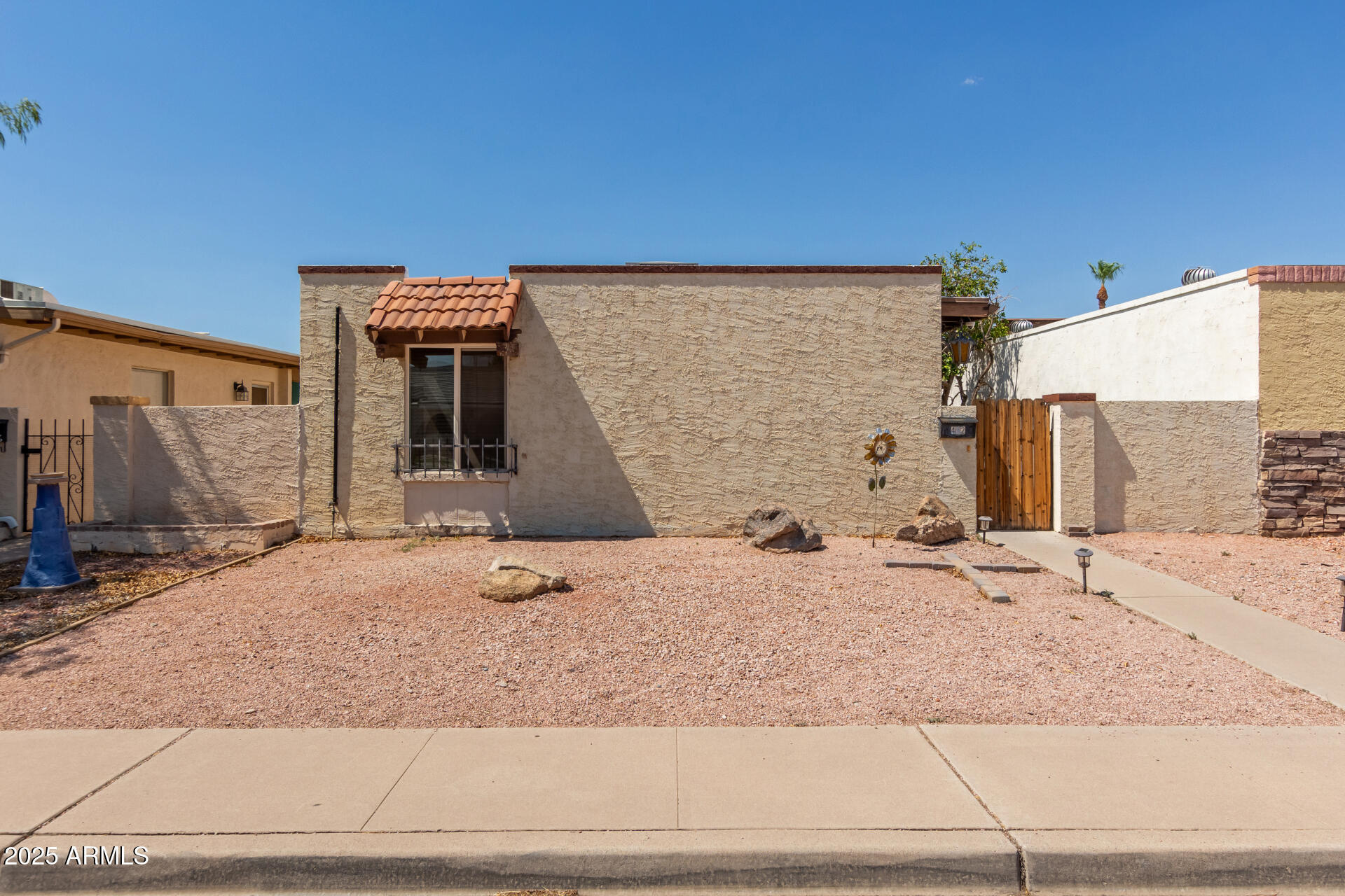 402 W Manhatton Drive  Tempe AZ 85282 photo