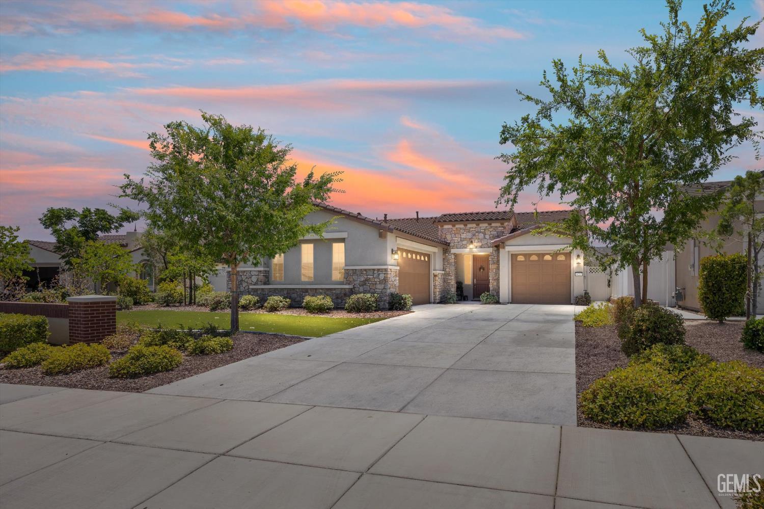 Property Photo: 14217 Pemberley Passage Avenue CA 93311