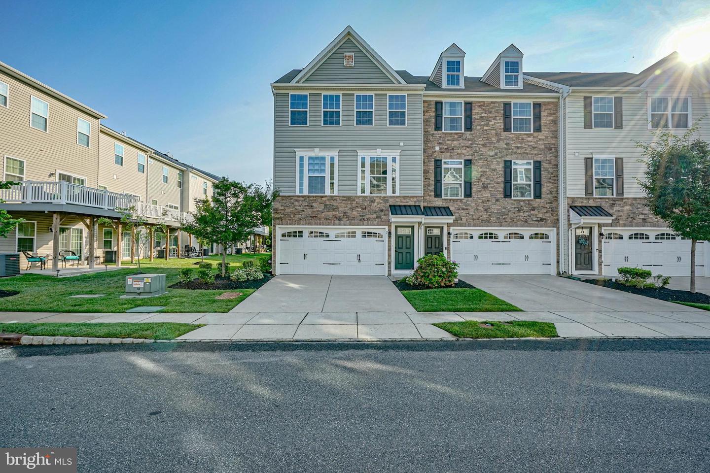 Property Photo:  2 Cardinal Court  NJ 08080 