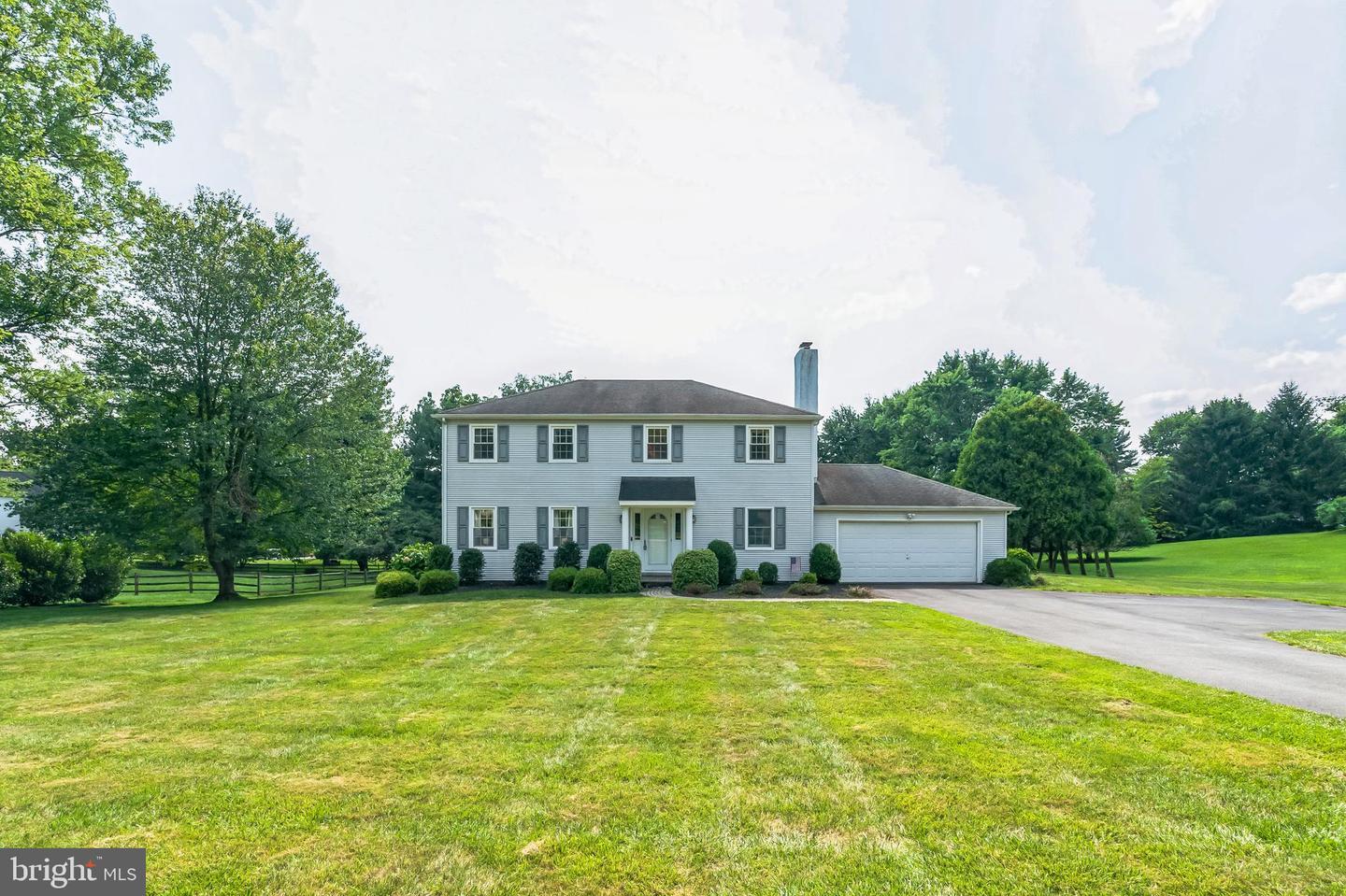 Property Photo: 606 Londonderry Drive PA 19382