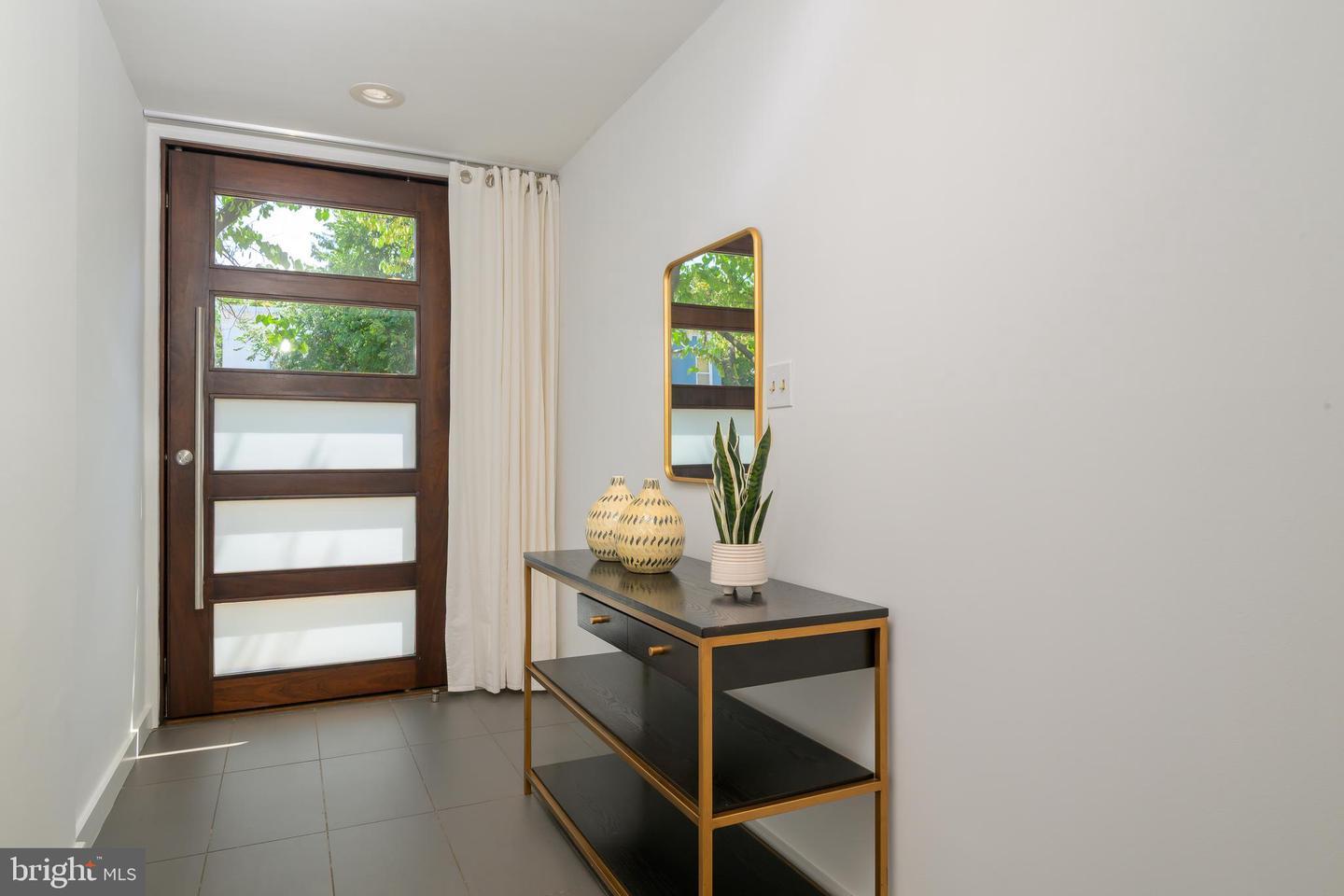 Property Photo: 910 Independence Avenue SE DC 20003