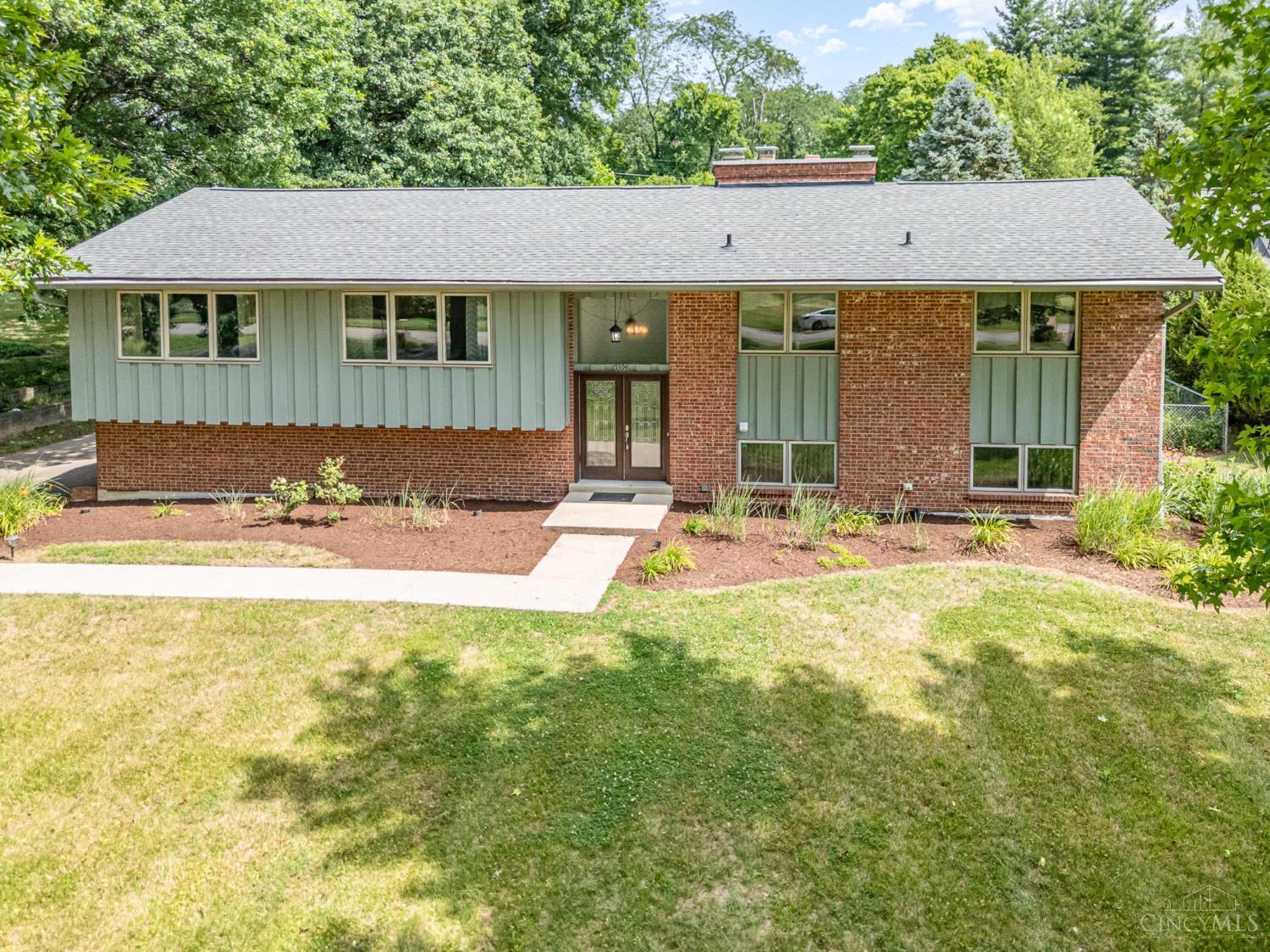 Property Photo: 5394 Palisades Drive OH 45238