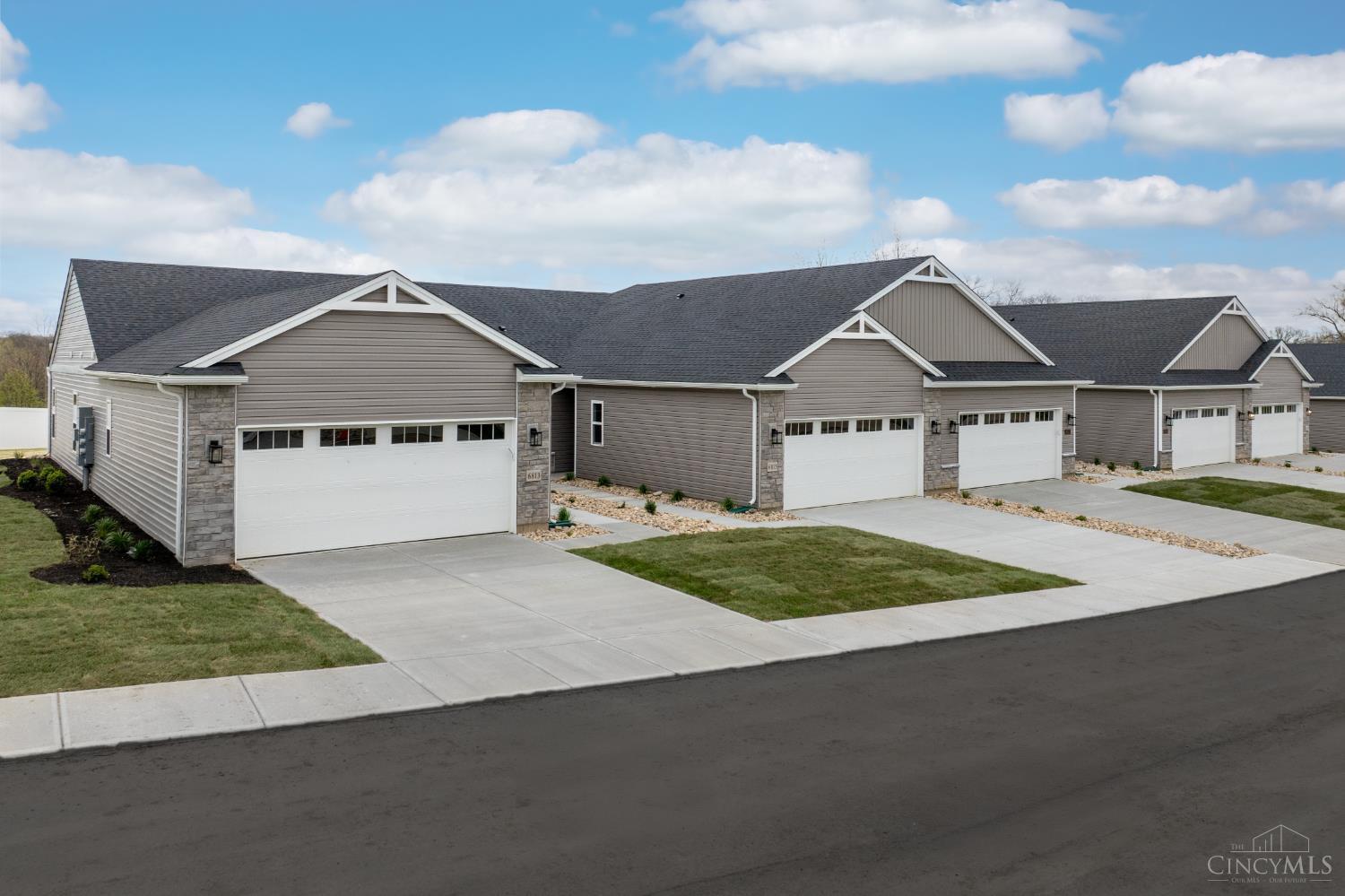 6839 Traditions Street  Middletown OH 45044 photo