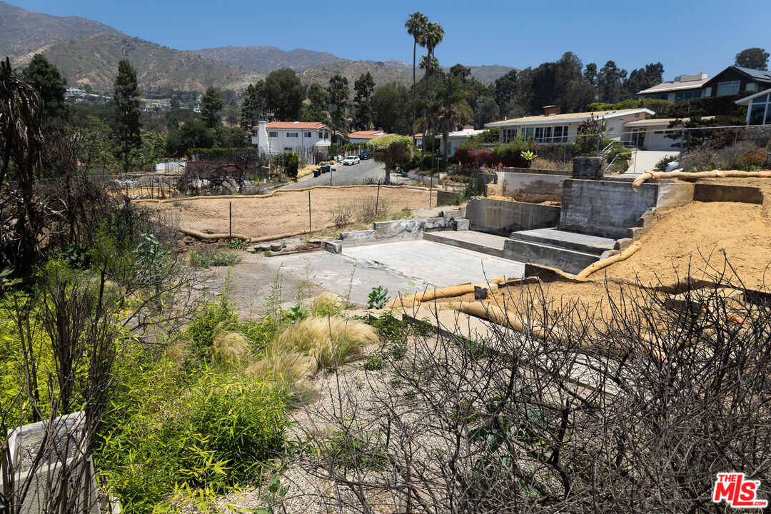 Property Photo:  17908 Vicino Way  CA 90272 